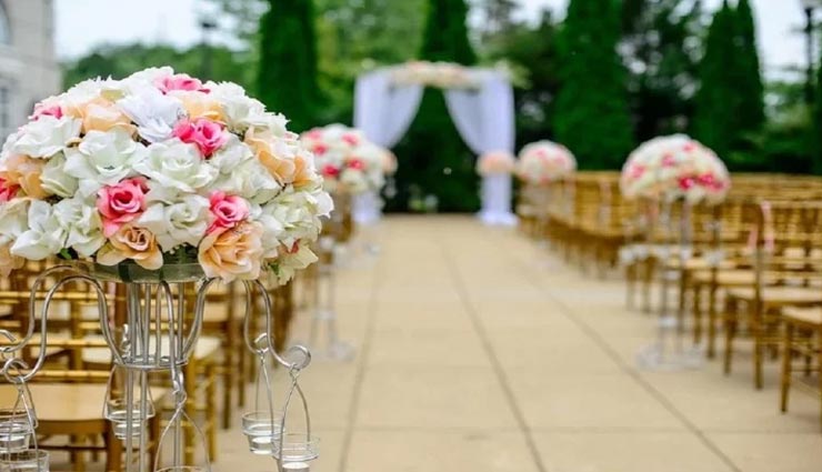 दुल्हन ने मेहमानों से ही मांग ली शादी की एंट्री फीस, खुद की बहन भी नहीं आई weird news,weird incident,bride charges entrance fee from guests