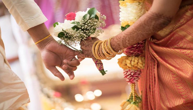 इस मंदिर में शादी करने के लिए दिखाना होगा आधार कार्ड, वजह हैरान करने वाली