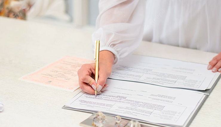 pre-marriage conversations,discussing important issues before marriage,topics to talk about before tying the knot,conversations for engaged couples,pre-wedding discussions,key questions for couples before marriage,essential talks before getting married,communication in pre-marital relationships,things to consider before saying i do,planning for a successful marriage