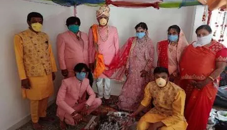 लॉकडाउन के बीच इंदौर में हुई शादी, दुल्हा-दुल्हन ने मास्क पहन कर लिये सात फेरे 