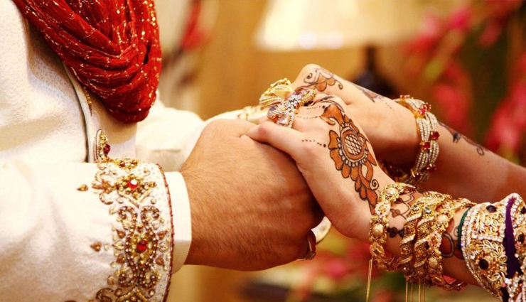 करनाल /  शादी में शामिल हुए 100 से ज्यादा लोग, दूल्हा-दुल्‍हन समेत 6 रिश्तेदार हुए कोरोना संक्रमित