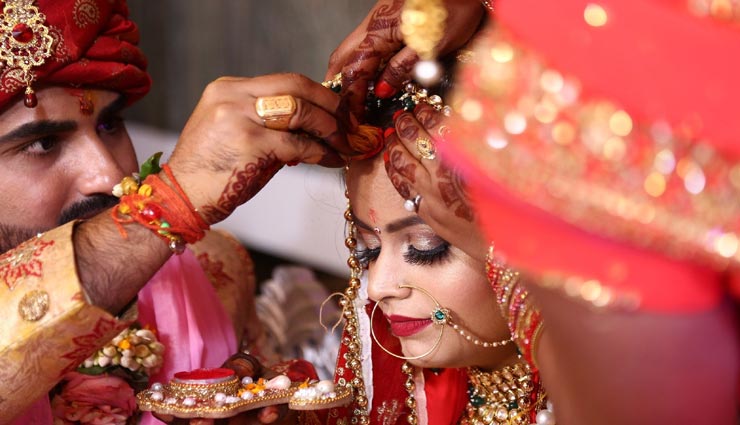 दाम्पत्य जीवन का शुभ-अशुभ दर्शाते हैं आपके सपने, आइये जानें