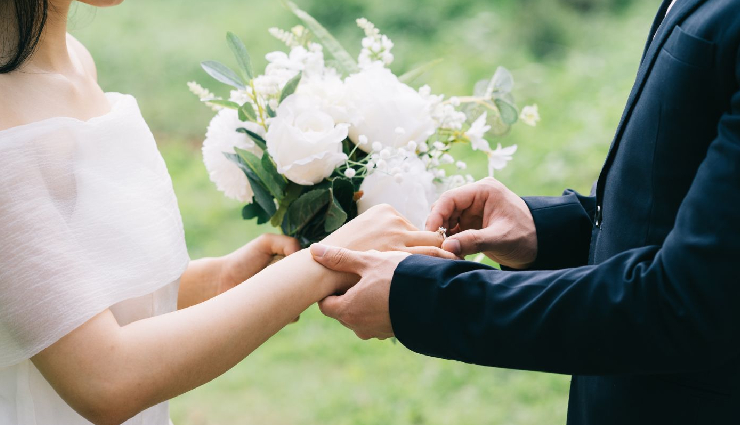 10 Disadvantages of Getting Married Young