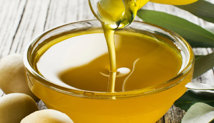 8 DIY Ways To Use Marula Oil for Skin and Hair