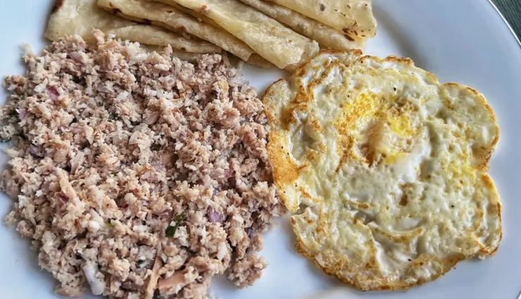 maldivian cuisine,best food in maldives,authentic maldivian dishes,traditional maldivian recipes,maldivian seafood delicacies,popular maldivian curries,exotic flavors of maldives,must-try dishes in maldives,maldivian street food,local gastronomy in maldives