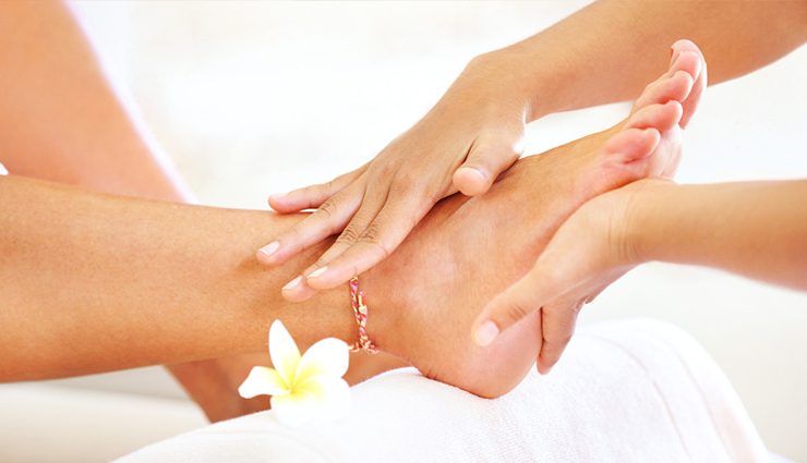 pedicure at home,easy steps to do pedicure at home,step-by-step pedicure,pedicure tips,pedicure tips,beauty tips,beauty tips