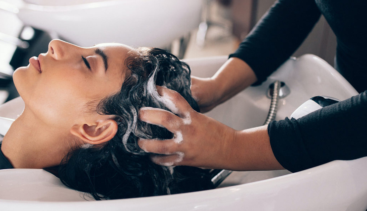 washing hair tips,hair care tips,tips to keep in mind while washing your hair,beauty tips,beauty hacks,washing our hair