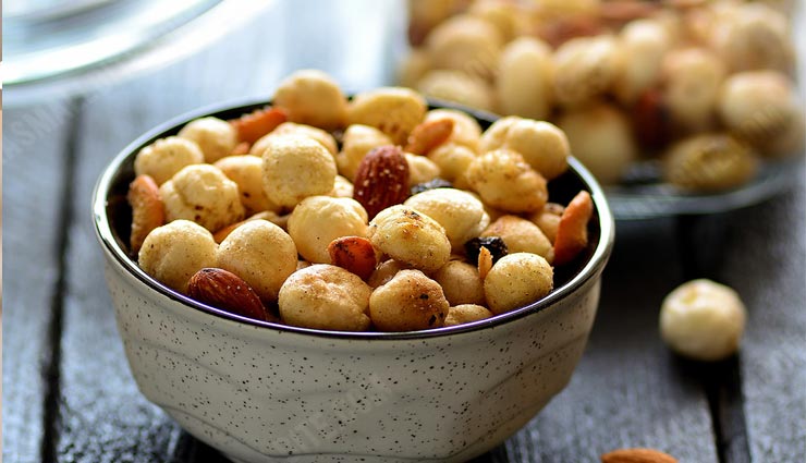 पावर स्नैक्स के लिए आजमाए कुरकुरे मसाला मखाने #Recipe