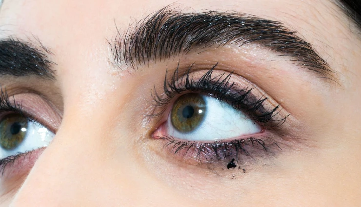 5 Tips To Help You Avoid Mascara Smudge Under Eyes