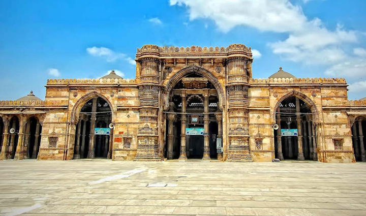 अपनी खूबसूरती से सभी को मंत्रमुग्ध करती हैं भारत की ये ऐतिहासिक मस्जिदें, जरूर करें इनका दीदार these historical mosques of india mesmerize everyone with their beauty must visit them,holiday,travel,tourism