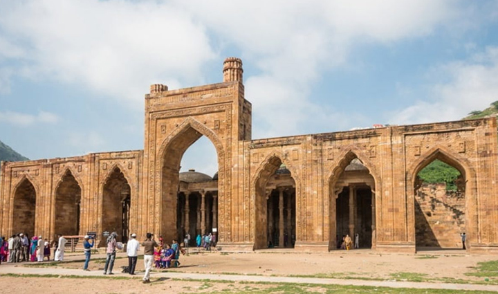 अपनी खूबसूरती से सभी को मंत्रमुग्ध करती हैं भारत की ये ऐतिहासिक मस्जिदें, जरूर करें इनका दीदार these historical mosques of india mesmerize everyone with their beauty must visit them,holiday,travel,tourism
