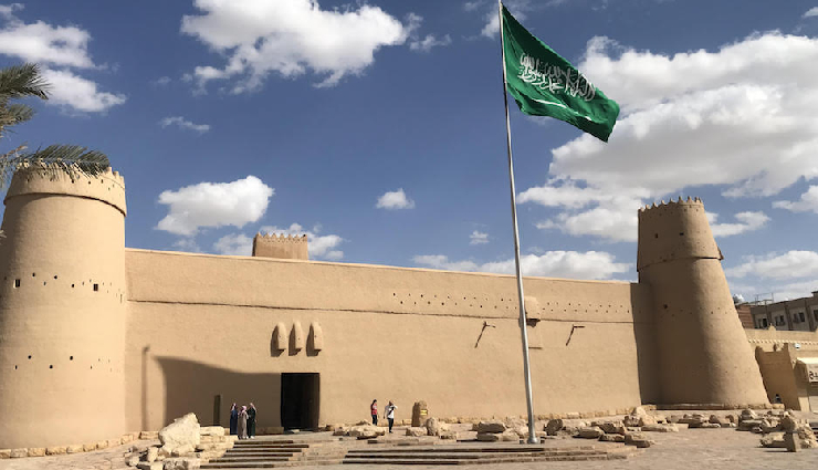 must-try activities in saudi arabia,things to do in saudi arabia,saudi arabia travel experiences,cultural attractions in saudi arabia,top tourist activities in saudi arabia,adventure in saudi arabia,saudi arabian landmarks to visit,saudi arabia historical sites,explore saudi arabia must-dos,saudi arabia travel recommendations