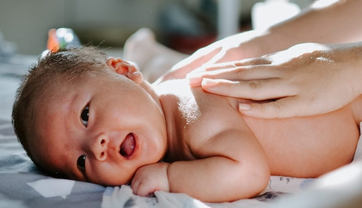 10 Amazing Benefits of Mustard Oil Massage For Babies - lifeberrys.com