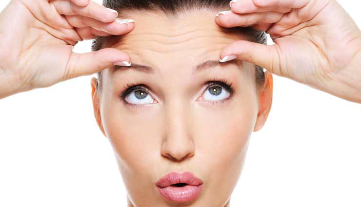 दिलाना चाहते हैं चहरे को झुर्रियों से राहत, आजमाए मसाज के ये तरीके