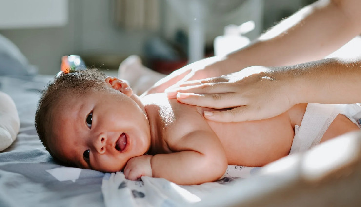 सर्दियों में नवजात शिशु की सुरक्षा के लिए अपनाएं ये 8 उपाय, बढ़ाएं उनकी रोग प्रतिरोधक क्षमता increase immunity measures,protect newborn in winter,winter newborn care,boost infant immunity,winter health tips for babies,newborn disease prevention,winter care for infants,baby immune system boost,protect baby from winter illnesses,winter health tips for newborns