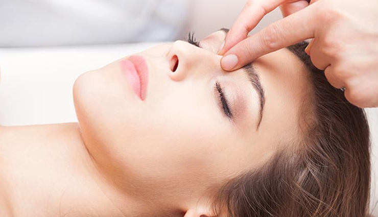 eye wrinkles,home remedies eye wrinkles,eye care tips,eye care tips,signs of aging,beauty,beauty tips