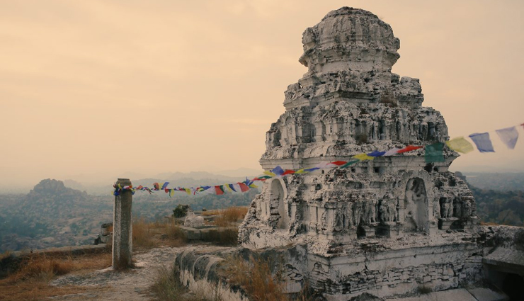 karnataka,karnataka tourist places,honeymoon in karnataka,honeymoon in hampi,hampi tourist plaes,virupaksha temple,elephant stables hampi,queens bath hampi,matanga hill hampi,lotus mahal hampi,monolithic bull hampi,best time to visit hampi,how to reach hampi,best time to reach hampi,hampi tourism,holidays,travel,india tourism,tourist places in india