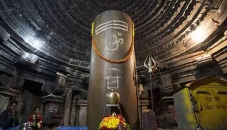 famous places in khajuraho,explore khajuraho attractions,khajuraho tourist spots,khajuraho heritage sites,historical places in khajuraho,must-visit khajuraho landmarks,popular khajuraho monuments,unraveling khajuraho treasures: famous places to visit,khajuraho sightseeing: a historical odyssey,explore the rich heritage of khajuraho landmarks,khajuraho tourism: iconic places to explore,khajuraho architectural marvels: a visitor guide