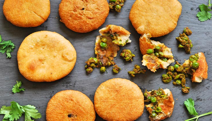 टी-टाइम स्नैकस का बेहतरीन ऑप्शन हैं मटर कचौरी, लें इसके स्वाद का जायका #Recipe