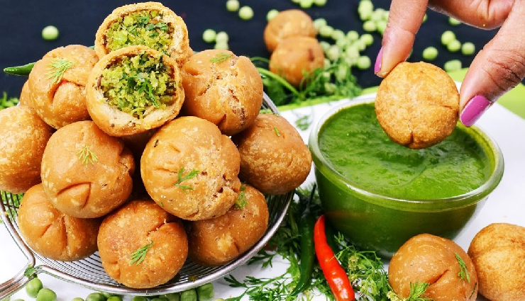 घर में बनी मटर कचौड़ी खाकर भूल जाएंगे बाहर का स्वाद, सर्दी में लें इस गरमागरम डिश का मजा #Recipe