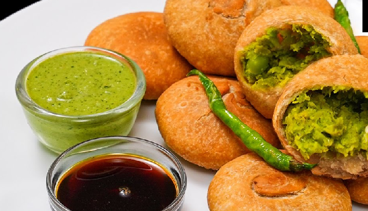 matar ki kachori recipe,delicious peas-stuffed kachori,how to make matar kachori at home,homemade kachori with peas filling,north indian kachori recipe,spicy peas kachori steps,indian street food snacks,easy matar kachori preparation,traditional kachori with peas,quick and tasty matar kachori