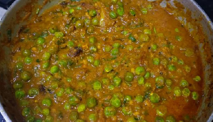 दाल मखनी को बराबर टक्कर देती है मटर मखनी, जल्द से जल्द उठाएं इस डिश का मजा #Recipe matar makhani recipe,dal makhani alternative,homemade matar makhani,indian vegetarian recipe,matar makhani ingredients,how to make matar makhani,delicious matar makhani,healthy matar makhani recipe,authentic indian cuisine,north indian comfort food