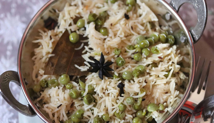 Recipe- Rice Cooked With Green Peas and Whole Spices
