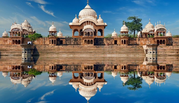 road trips from agra,places to visit near agra,weekend getaways from agra,budget travel from agra,taj mahal agra,agra travel guide,road trip ideas under 4000 rupees,agra nearby attractions,historical places near agra,best short trips from agra,travel destinations near agra