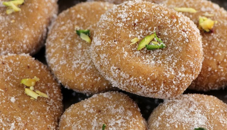 राधा-कृष्ण के कारण विश्व पर्यटन में अलग पहचान है मथुरा की, मंदिरों-घाटों के साथ ही लोकप्रिय है लजीज व्यंजन mathura tourist attractions,best places to visit in mathura,top tourist spots in mathura,explore mathura famous landmarks,must-see places in mathura,tourist destinations in mathura,mathura sightseeing guide,historical sites in mathura,cultural attractions in mathura
things to do in mathura for tourists