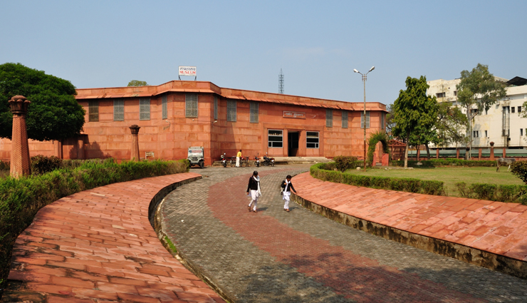 राधा-कृष्ण के कारण विश्व पर्यटन में अलग पहचान है मथुरा की, मंदिरों-घाटों के साथ ही लोकप्रिय है लजीज व्यंजन mathura tourist attractions,best places to visit in mathura,top tourist spots in mathura,explore mathura famous landmarks,must-see places in mathura,tourist destinations in mathura,mathura sightseeing guide,historical sites in mathura,cultural attractions in mathura
things to do in mathura for tourists