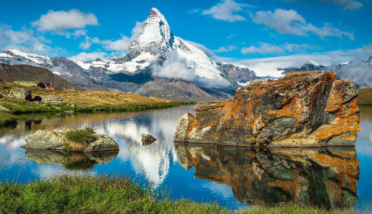 switzerland must-see attractions,matterhorn circuit trek,chateau de chillon castle visit,jet deau fountain geneva,kapellbrucke lucerne,zentrum paul klee museum bern,fraumunster church zurich,rheinfall waterfall experience,st. gallen university town exploration,bern old town unesco site,fotomuseum winterthur photography,lindenhof hill zurich history,lokremise st. gallen cultural events,swiss travel destinations,alpine adventures switzerland,historic landmarks switzerland,swiss cultural heritage,outdoor activities switzerland,top tourist attractions switzerland,swiss museum visits