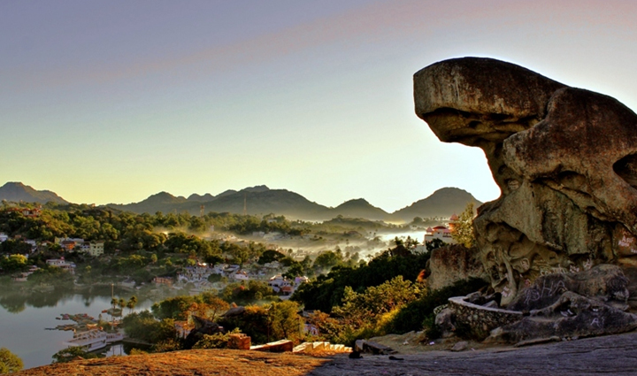 mount abu is the best place to visit at this time know the famous places of interest here,holiday,travel,tourism