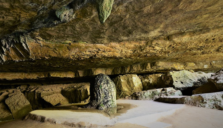 बना रहे हैं कहीं घूमने का प्लान, कर आएं भारत की इन 10 प्रसिद्द गुफाओं की सैर famous cave in india,top caves to visit in india,ancient caves of india,cave exploration in india,best caves for tourists in india,indian cave attractions,historical caves of india,cave tourism in india,famous cave temples in india,cave architecture in india,caving adventures in india,must-see caves in india,indian rock-cut caves,cave art in india,caves with religious significance in india
