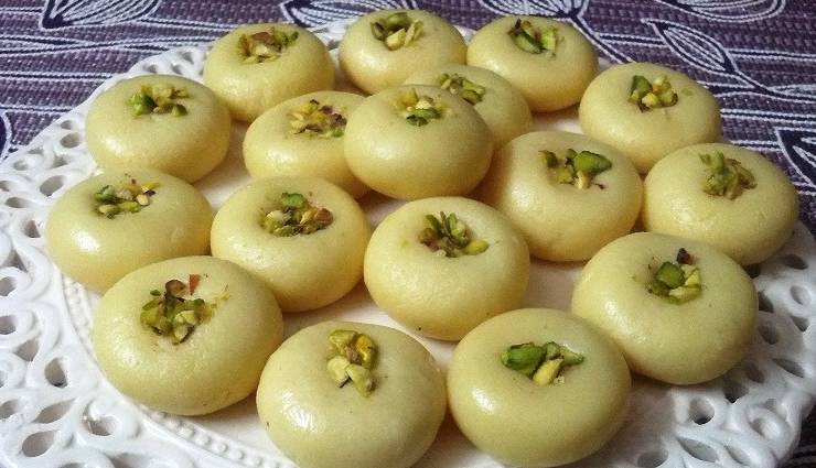 घर में भी बनाए जा सकते हैं हलवाई जैसे मावा के पेड़े, हर मिठाई पर पड़ जाएंगे भारी #Recipe