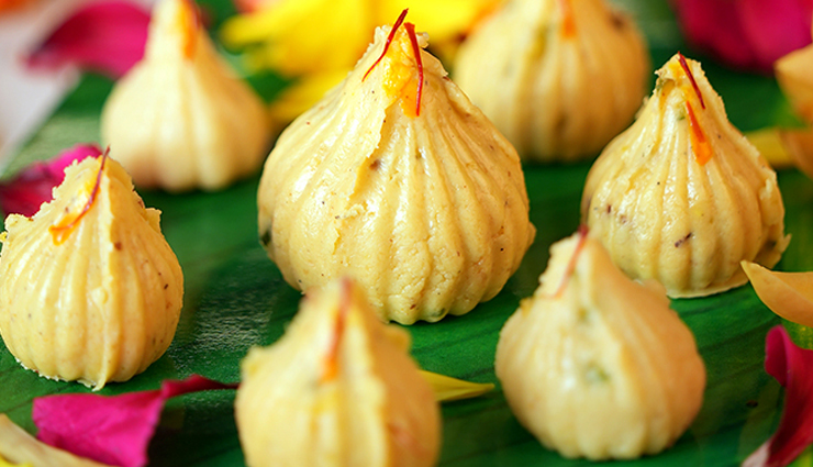 ganesh chaturthi modak recipes,types of modak for ganesh chaturthi,ukadiche modak recipe,fried modak recipe,chocolate modak recipe,dry fruit modak recipe,mawa modak recipe,traditional ganesh chaturthi sweets,modak varieties,maharashtrian modak recipes