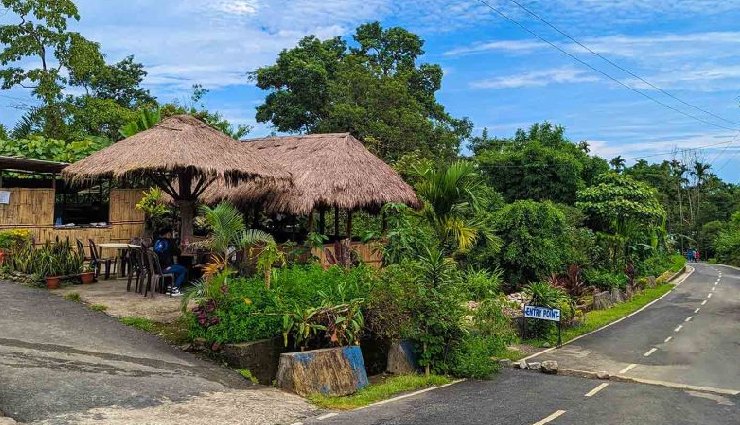 10 beautiful attractions dawki meghalaya,dawki travel guide,umngot river dawki,dawki suspension bridge,mawlynnong village,shnongpdeng activities,jaflong zero point,byrdaw falls,laitlum canyons,bophill falls,riwai living root bridge,dawki-tamabil border,dawki tourism,top places dawki,visiting dawki