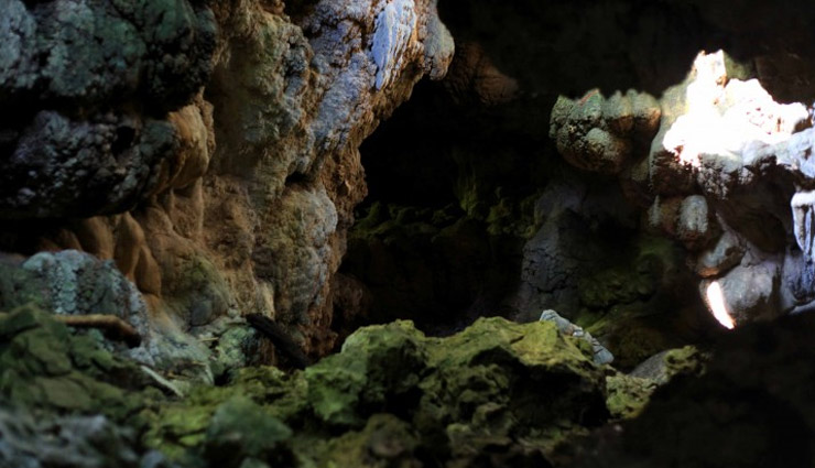 least known cave temples in india,cave temples in india,cave temples,temples in india,badami caves,karnataka,mawsmai caves,meghalaya,bhimbetka caves,madhya pradesh,ellora caves,aurangabad,pataleshwar cave temple,maharashtra