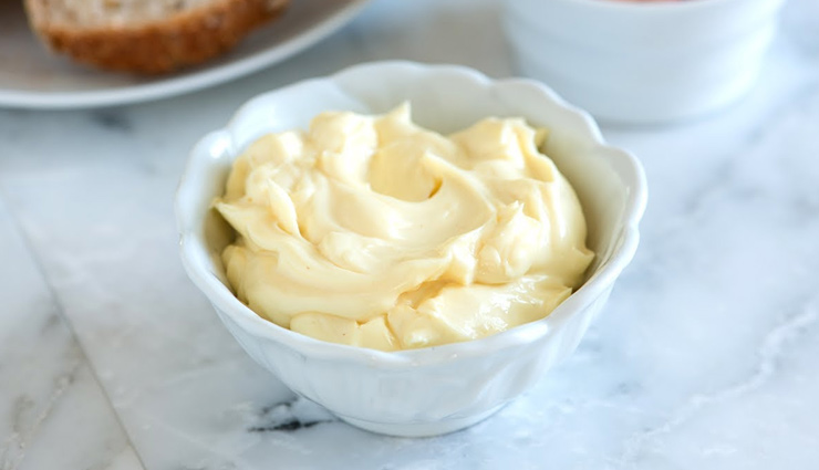 damaged hair,curry leaves,coconut oil,rosemary oil,black tea,mayonnaise,leave in conditioner,home remedies,remedies to treat hair,hair care tips,summer care tips,beauty tips