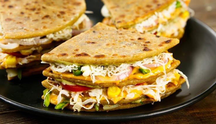 बच्चों के लिए बनाए स्पेशल 'मेयोनीज ट्राइएंगल परांठे' #Recipe 