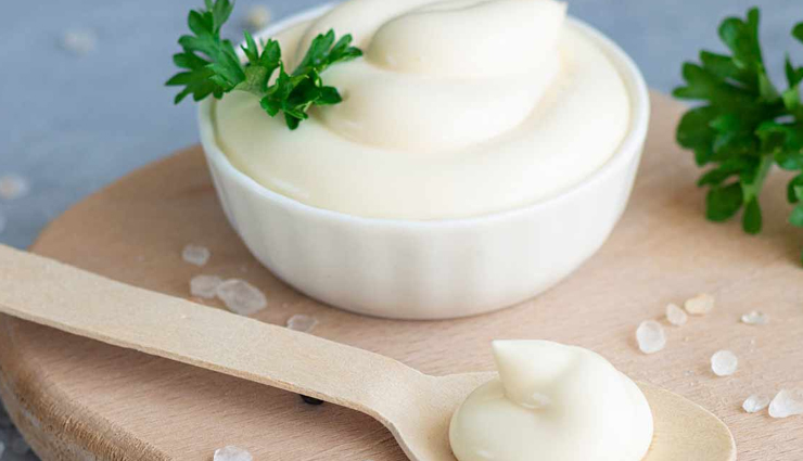 diy ways to use mayonnaise to treat dry hair,beauty tips,beauty hacks