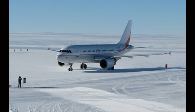 deadliest airports in the world,deadly runways,risky airport in the world,narsarsuaq airport,greenland,madeira airport,mcmurdo air station,antarctica,paro airport in bhutan,himalayan mountains,toncontin airport,tegucigalpa,honduras