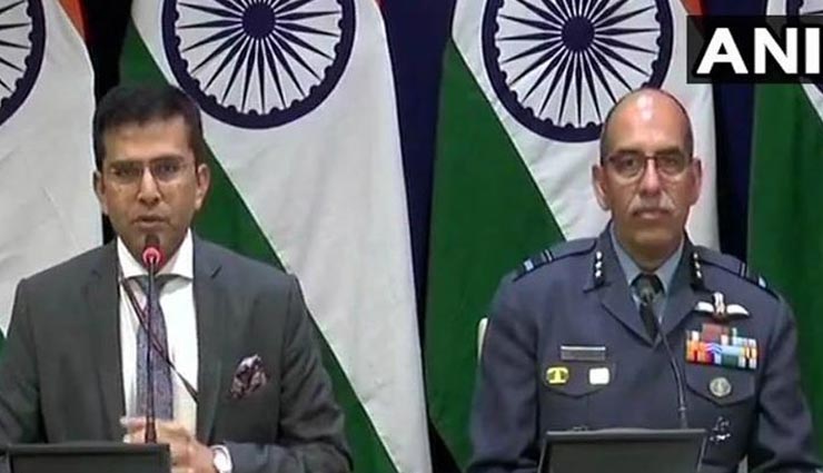 भारत ने पाकिस्तान के लड़ाकू विमान को मार गिराया, हमारा मिग 21 क्रैश, पायलट लापता : सरकार