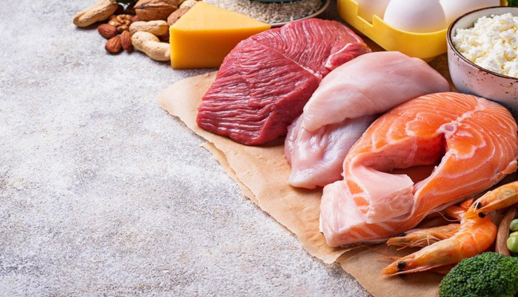 pregnancy,food for pregnancy,healthy food,dairy products,legumes,sweet potatoes,eggs,leafy green vegetables,lean meat,fish liver oil,berries,whole grains,dried fruits