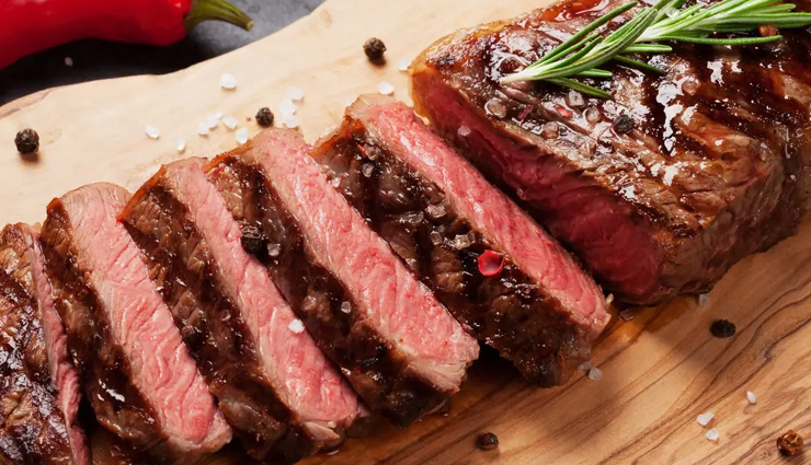 foods to avoid in monsoon,monsoon food poisoning prevention,monsoon food safety tips,avoid food poisoning in monsoon,risky monsoon foods,monsoon diet precautions,unsafe foods in rainy season,food poisoning in monsoon