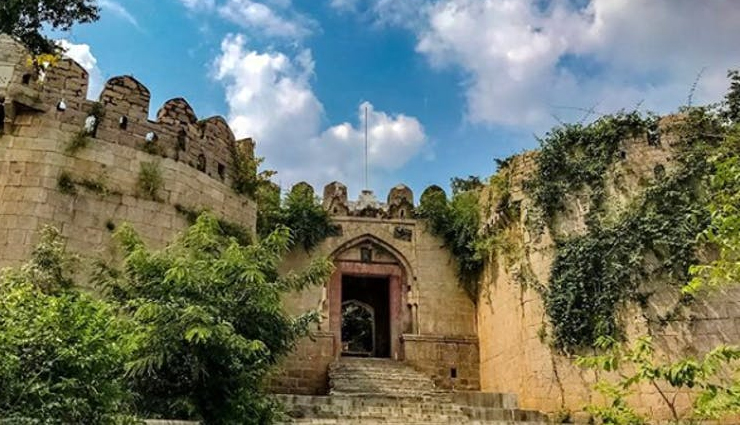 must visit places in telangana,top tourist attractions in telangana,best places to see in telangana,telangana travel guide,telangana sightseeing spots,historical sites in telangana,natural beauty in telangana,telangana temples and lakes,famous places to visit in hyderabad,cultural heritage of telangana