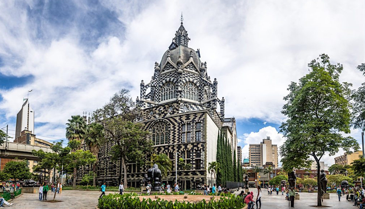 medellin,places in medellin,colombia,colombia travel,plaza botero,parque arvi,guatape,medellín walking tour,parque lleras nightlife,sample bandeja paisa,travel,travel guide,travel tips,holidays,foreign destinations