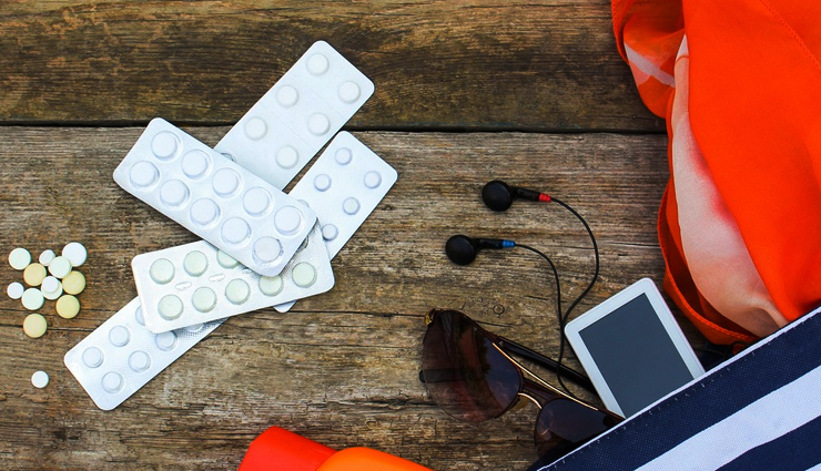 सोलो ट्रिप पर जाने वाली महिलाएं रखें इन बातों का ध्यान, सफर बनेगा आसान solo female travel,women safety while traveling alone,solo travel tips,women travel guide,female solo traveler tips,solo trip planning,safe travel for women,solo travel destinations for women,women hostel safety tips,women backpacking tips