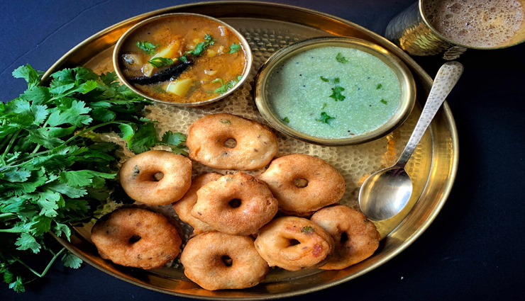 नाश्ते में ट्राई कर सकते हैं साउथ इंडियन डिश मेदु वड़ा #Recipe 