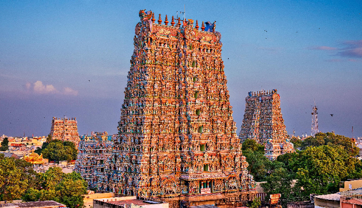 lord shiva temples south india,shiva temples in tamil nadu,brihadeeswarar temple thanjavur,meenakshi amman temple madurai,ramanathaswamy temple rameswaram,chidambaram nataraja temple,mallikarjuna temple srisailam,jyotirlinga shrines south india,shiva temples andhra pradesh,murudeshwar temple karnataka,dravidian architecture temples,unesco world heritage temples,hindu pilgrimage sites south india,spiritual significance shiva temples,mythological stories shiva temples,architectural marvels south india,cultural landmarks temples south india,historical temples lord shiva,religious tourism south india,devotion to lord shiva