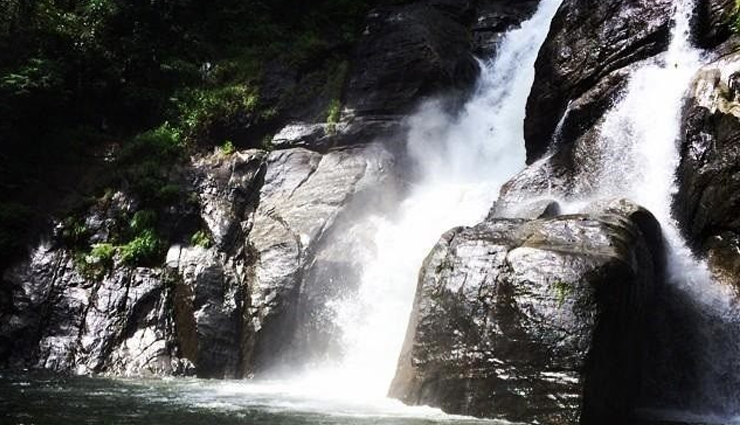 tallest waterfalls in india,highest waterfalls in india,visit waterfalls in india,must-visit waterfalls,india tallest waterfalls,scenic waterfalls in india,top waterfalls in india,famous waterfalls in india,natural wonders in india,breathtaking waterfalls in india